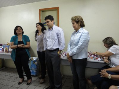 Ftima Aquino, Raimundo filho e Suena Maria em evento do dia das mes