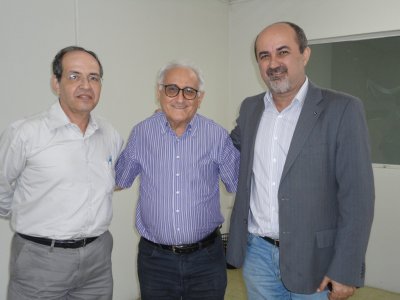 Moedas, Magno Pires e o presidente do CRA-PI, Carlos Henrique